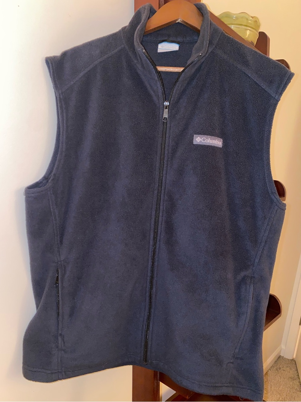 Men’s Charcoal Gray Columbia Vest, size Large - Picture 7 of 9
